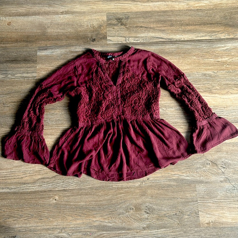 American Eagle Women’s lace blouse